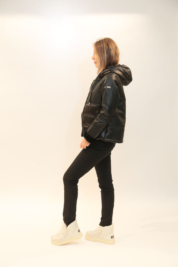 Piumino YESZEE Donna Modello J018/GB00 Nero Collezione A/I 2025/26