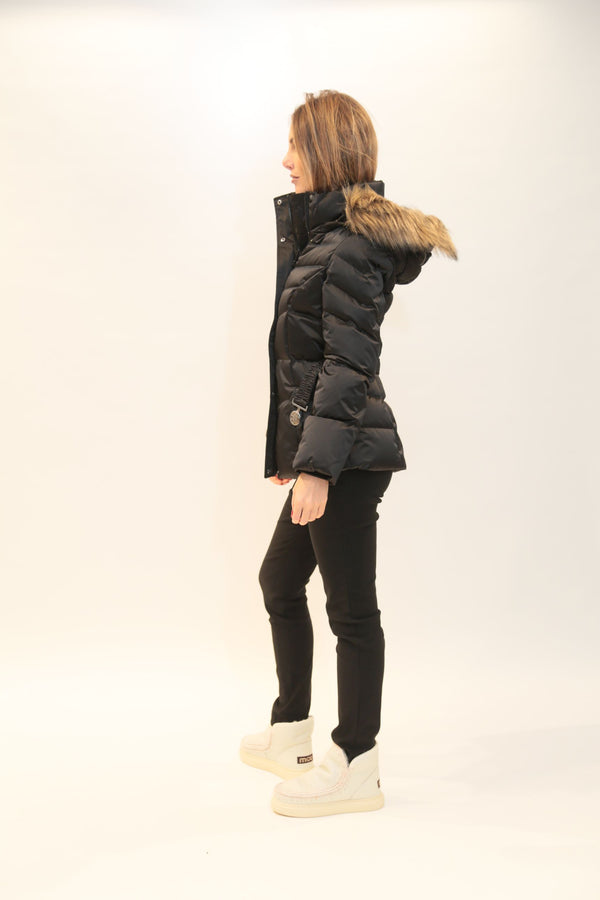 Giubbotto Donna GUESS MARINA SHORT  - Collezione A/I 2025/26