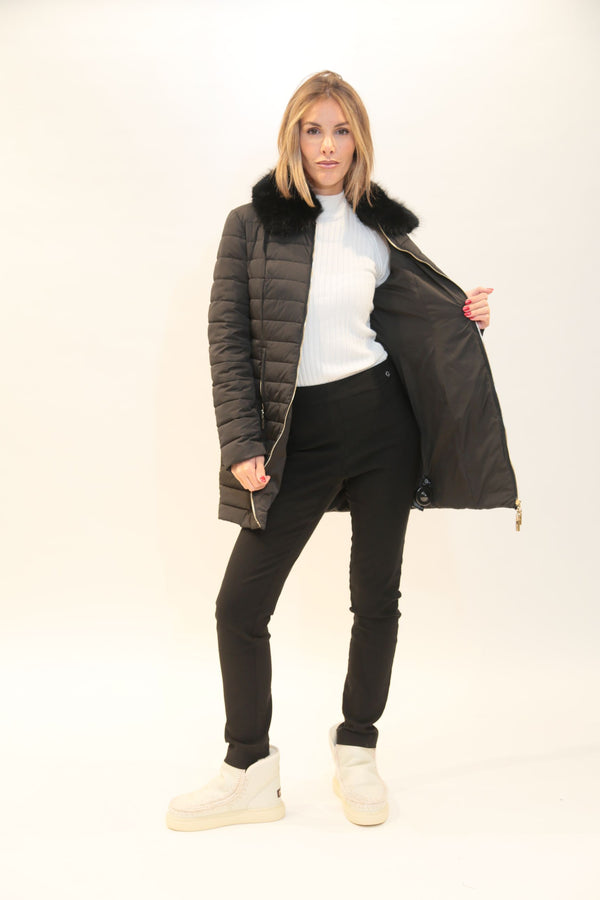 Piumino Lungo RELISH Donna Modello RDA2505009013 Ultar Collo Ecopelliccia Black Collezione A/I 2025/26